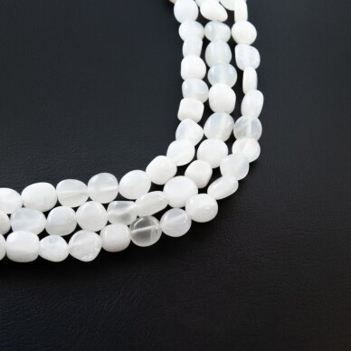 White Moonstone, Natural, C Grade, Pebble Bead, 37-39 cm/strand, M size about 5x6-7x10 mm